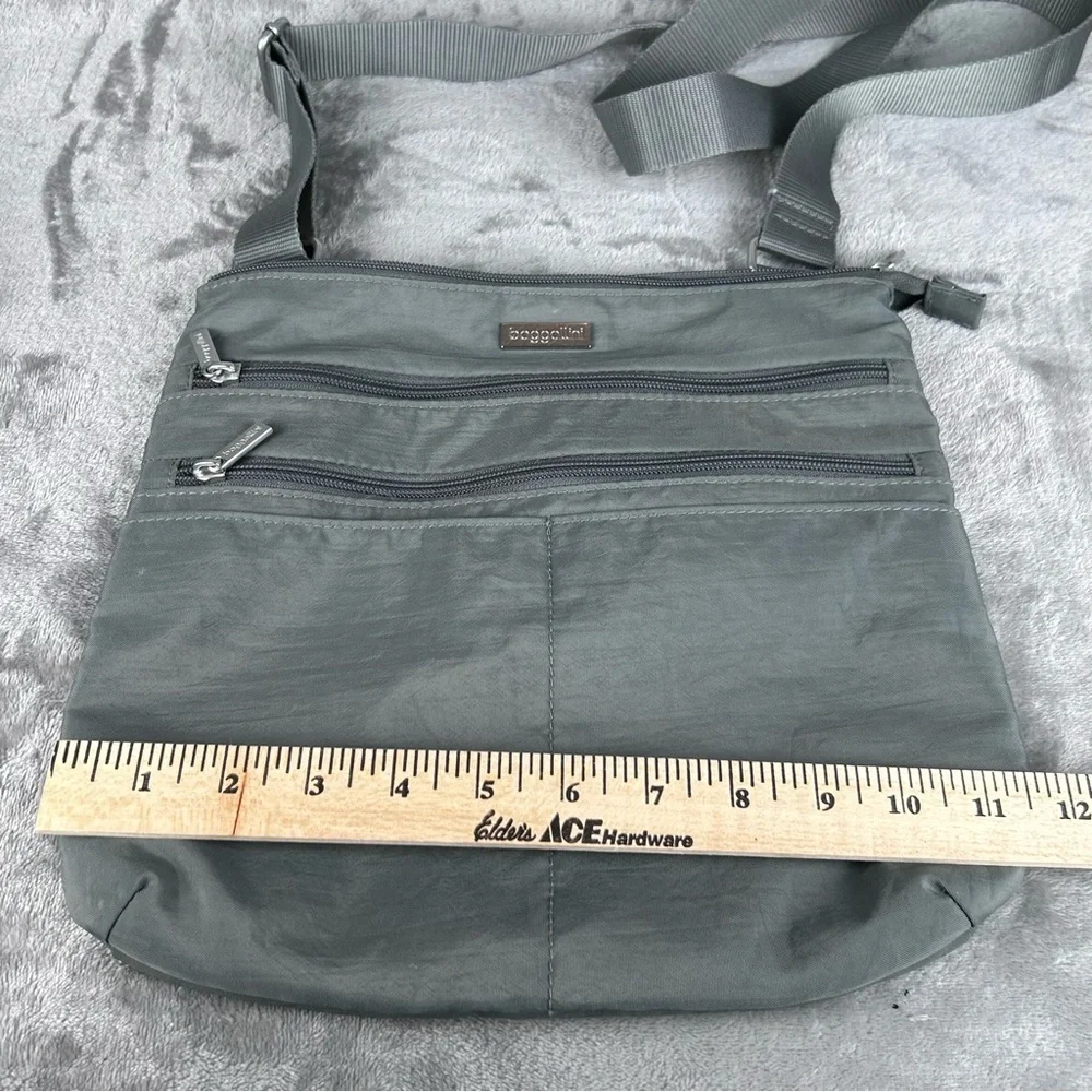 Baggallini Crossbody Bag Gray Nylon Travel Purse Zip Pockets Yellow Liner Casual
